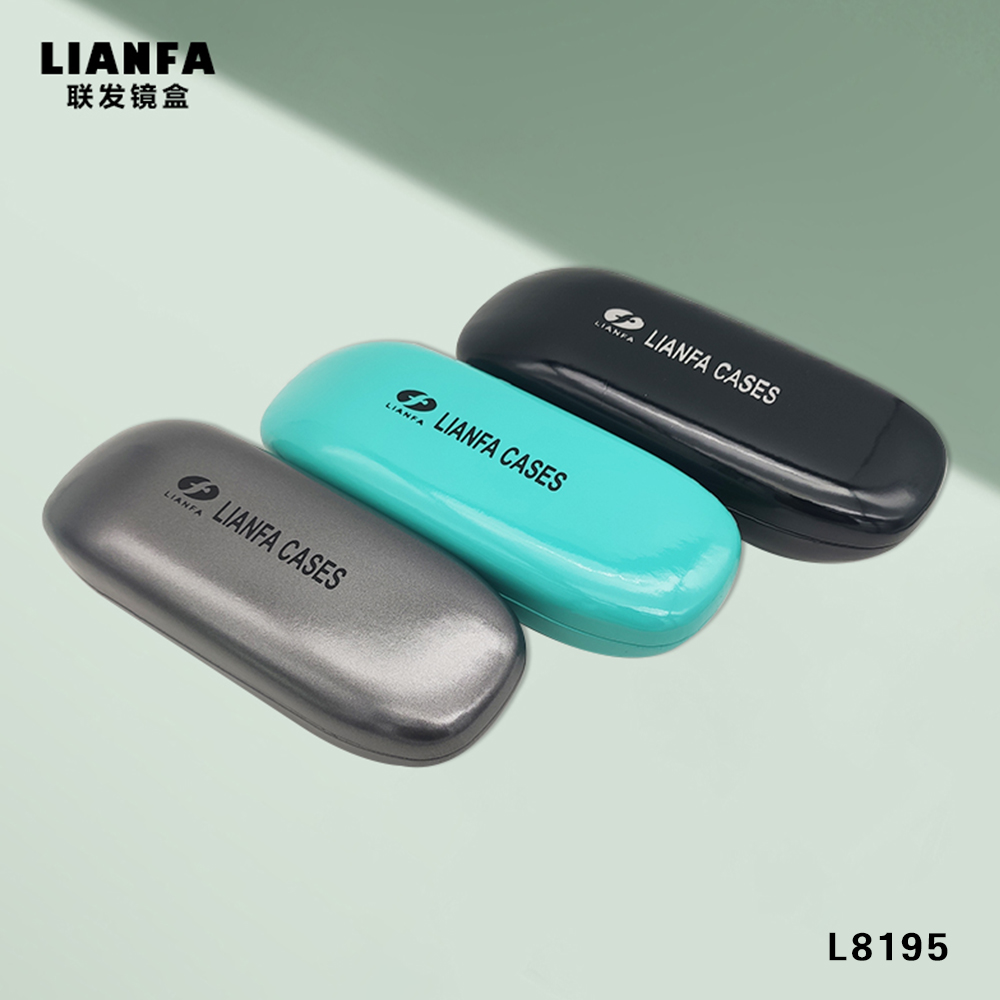 Simple and personalized glasses case