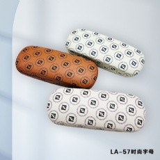 Fashionable alphabet - patterned glasses case Fashionable alphabet - patterned glasses case