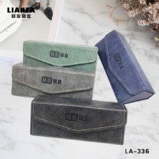 Collapsible flip - top glasses case