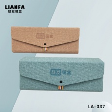 Collapsible flip - top glasses case