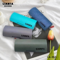 Solid-color flip-top glasses case