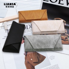 Fantasy Bark Fashion Eyeglasses Case