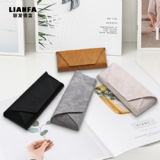 Fantasy Bark Fashion Eyeglasses Case