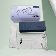 The glasses case set can be customized.