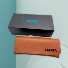 The glasses case set can be customized.