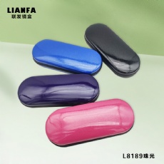 Eyeglass case with spray-painted pearlescent baking finish