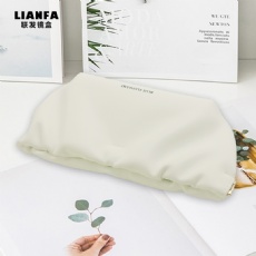 Stylish white soft - covered glasses case